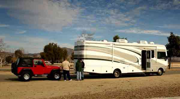 4 Ways About Towing A Car Behind An RV