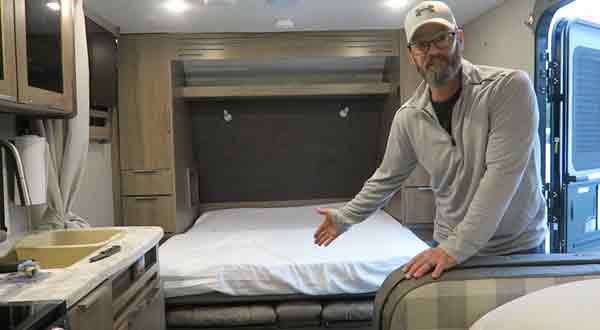 6 Tips For Making Your RV's Bed