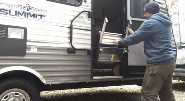 When and How to Manually Retract RV Steps